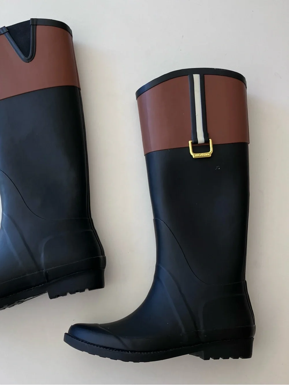 Tommy Hilfiger women’s size 6 rain boots riding boot styled